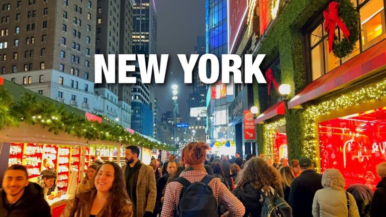 New York City LIVE Rainy Manhattan Christmas Walk 2024 on Monday (December 10, 2024)