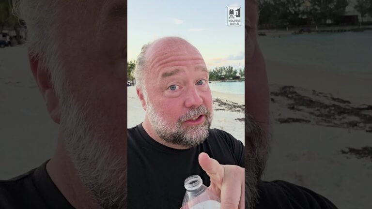 Do you tip in the Bahamas? Yes!  #thebahamas